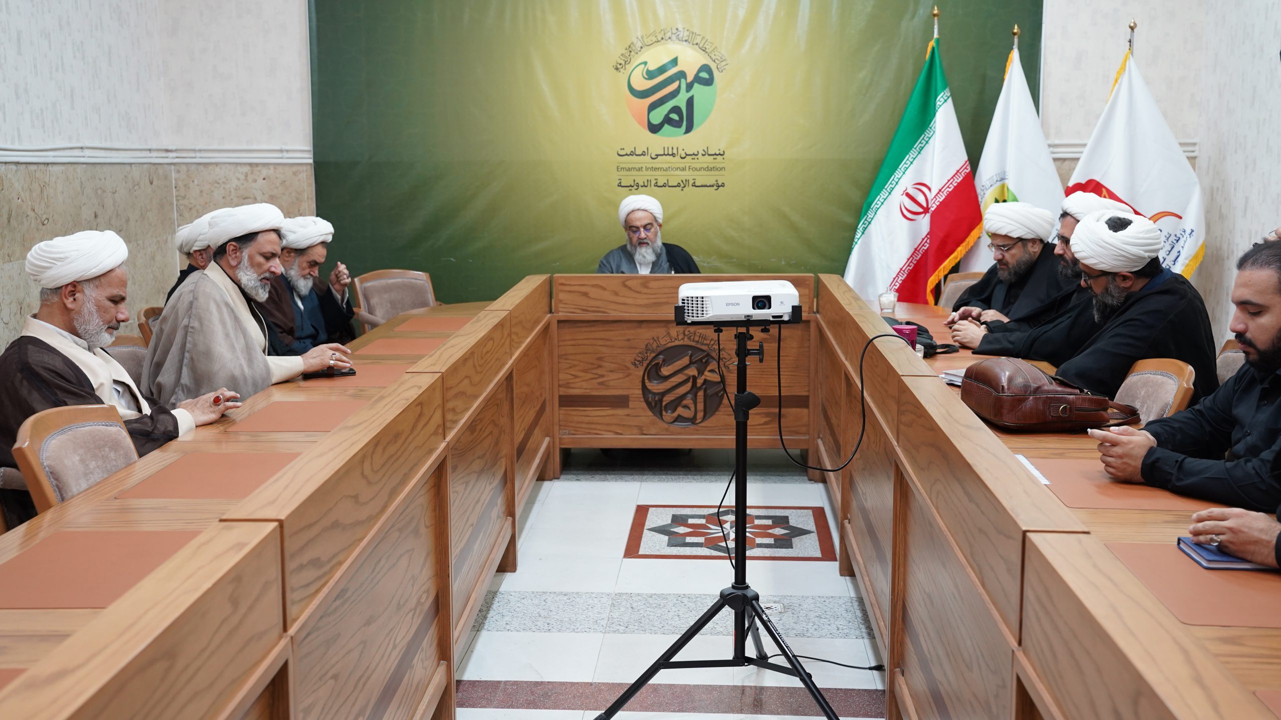 نشست هم اندیشی برگزاری همایش بزرگداشت علامه غفران مآب و خاندان اجتهاد