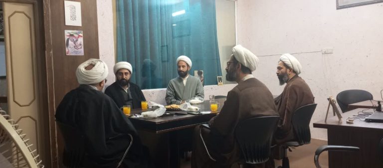 جلسه بررسی فرآیند آموزشی دوره سطح سه امامت مشهد با حضور حجت‌الاسلام والمسلمین استاد دکتر سبحانی، ریاست محترم بنیاد بین‌المللی امامت، و حجت‌الاسلام مهدی اسفندیاری، معاون آموزش بنیاد بین‌المللی امامت قم برگزار شد.