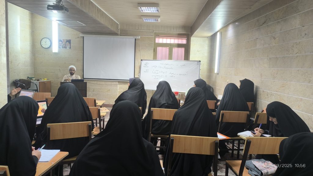 حمایت‌های علمی از پایان‌نامه‌های رشته امامت در کاشان ادامه دارد