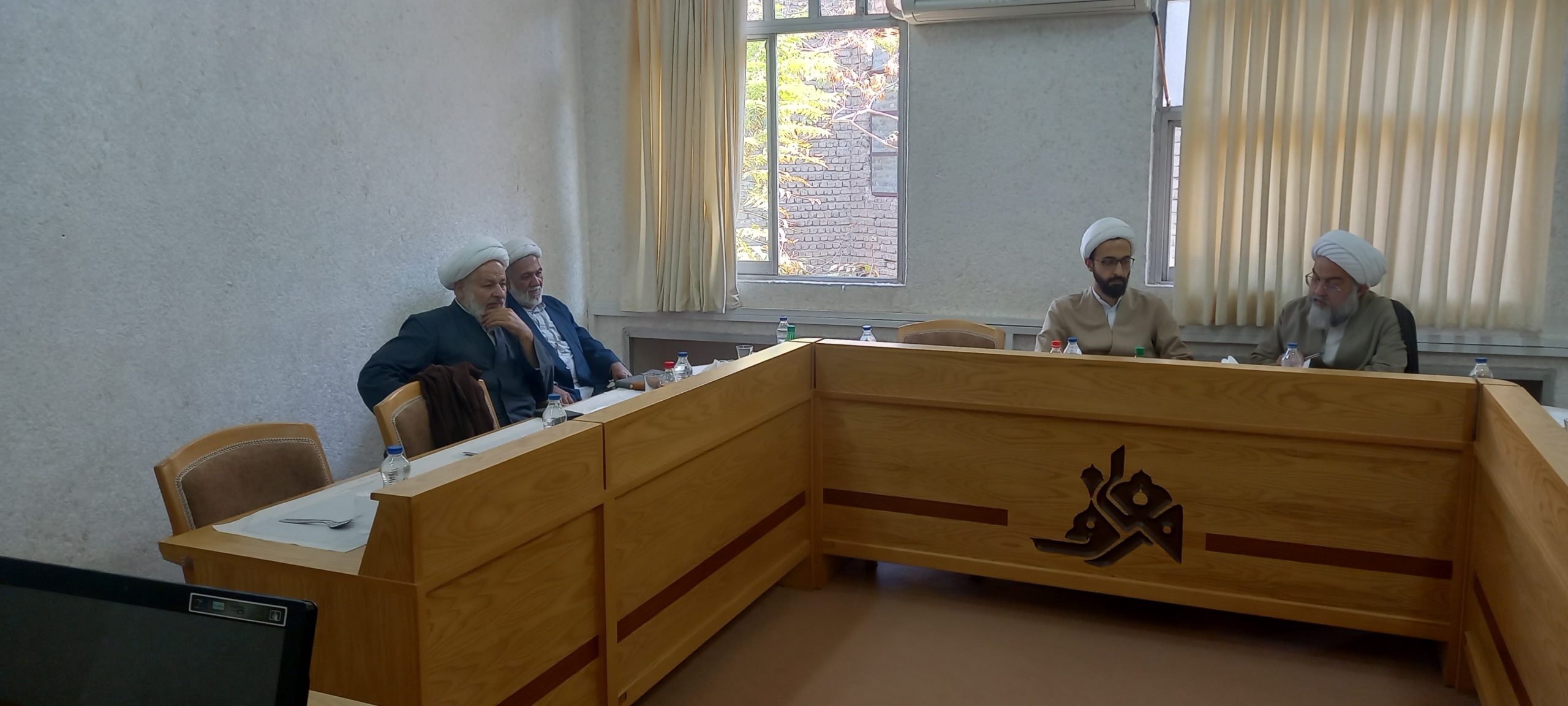 بیست و یکمین جلسه کمیته تصویب پایاننامههای امامتی مرکز تخصصی امامشناسی برگزار شد