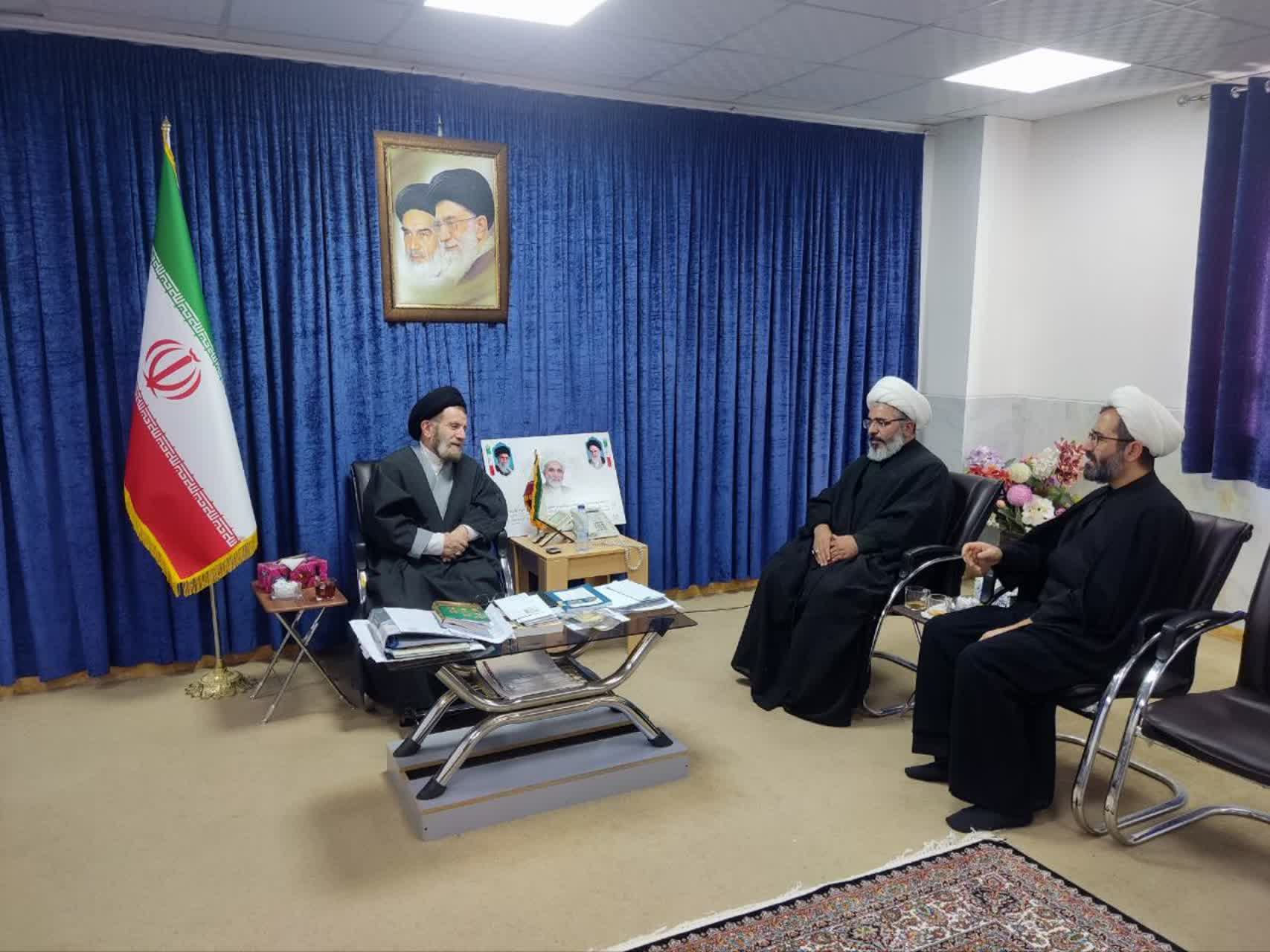 در دیداری رسمی، از نماینده ولی فقیه در استان لرستان برای بازدید از فعالیت‌های بنیاد بین‌المللی امامت دعوت به عمل آمد