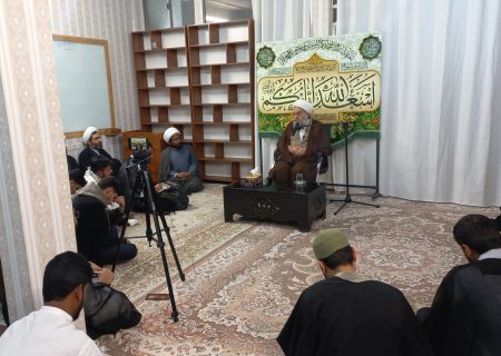 دوره آموزشی «آشنایی با امامت» ویژه طلاب هندی مقیم قم برگزار شد