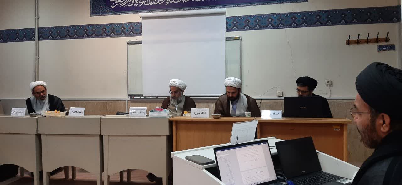 جلسه دفاع از رساله دکتری با عنوان «تحلیل و گونهشناسی ردیههای علمای امامیه شبه قاره بر تحفه اثنا عشریه و ارزشگذاری آنها» برگزار شد.