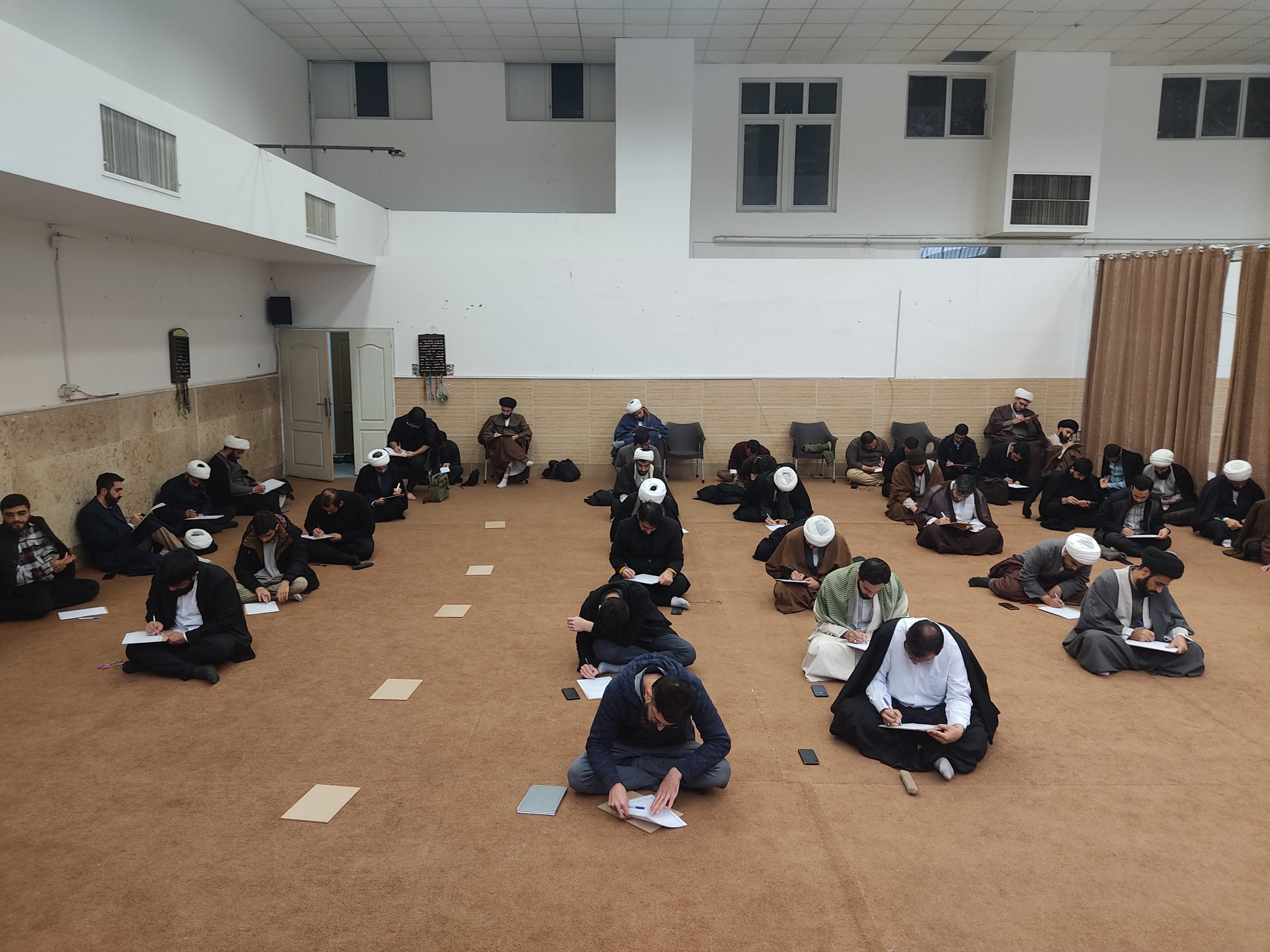 پایان نیمسال اول تحصیلی و برگزاری موفقیتآمیز امتحانات در مرکز تخصصی امامشناسی