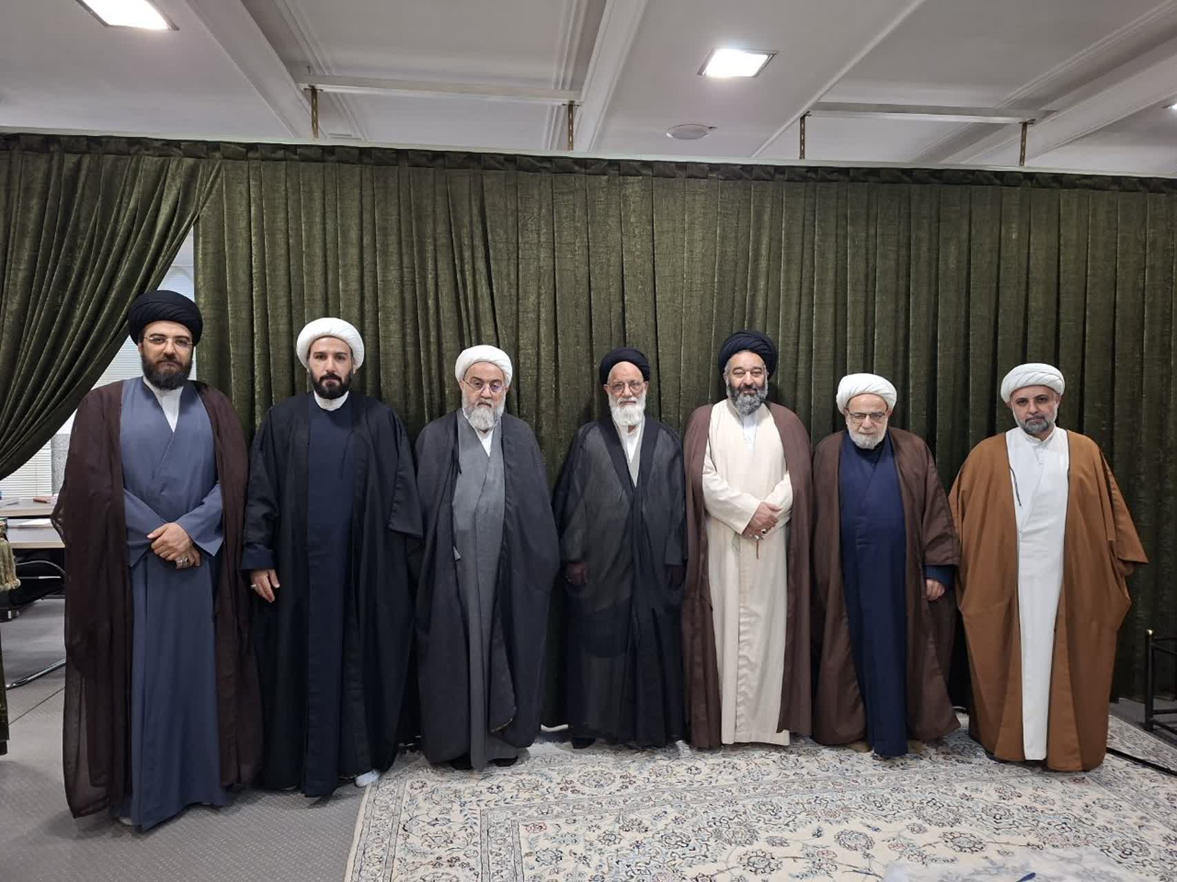 سومین جلسه شورای سیاست گذاری موسوعه امامت در موسسه بیت الولایه برگزار شد.