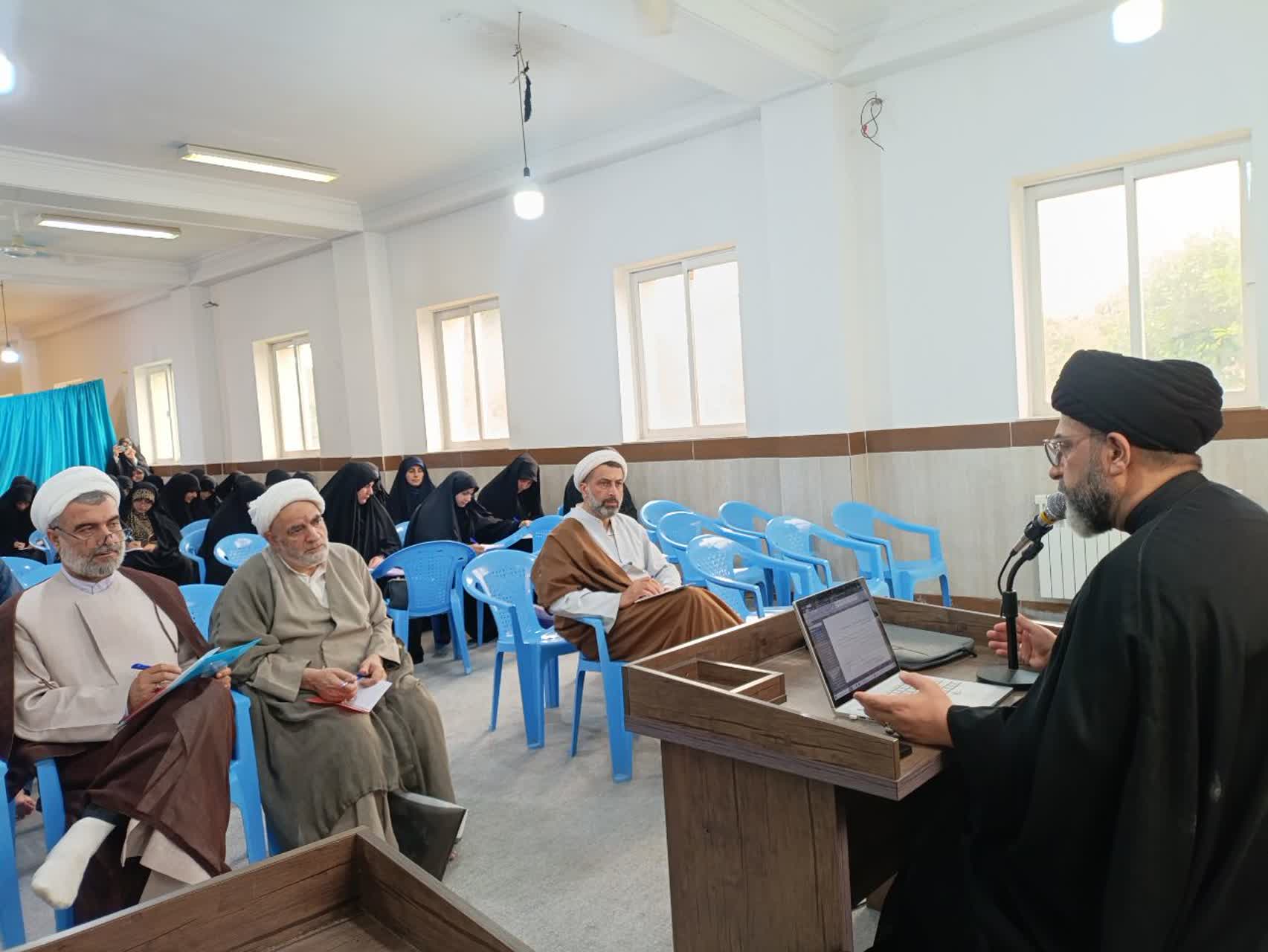 نشست علمی «بازخوانی معارف حسینی» در بابل برگزار شد