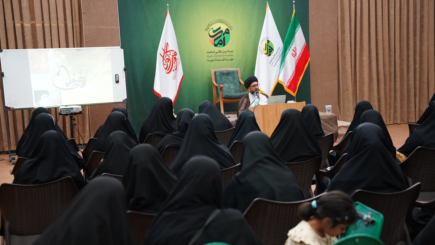 میزبانی معاونت فرهنگی بنیاد بینالمللی امامت از اردوی علمی مربیان و طلاب خواهر سیستان و بلوچستان در قم