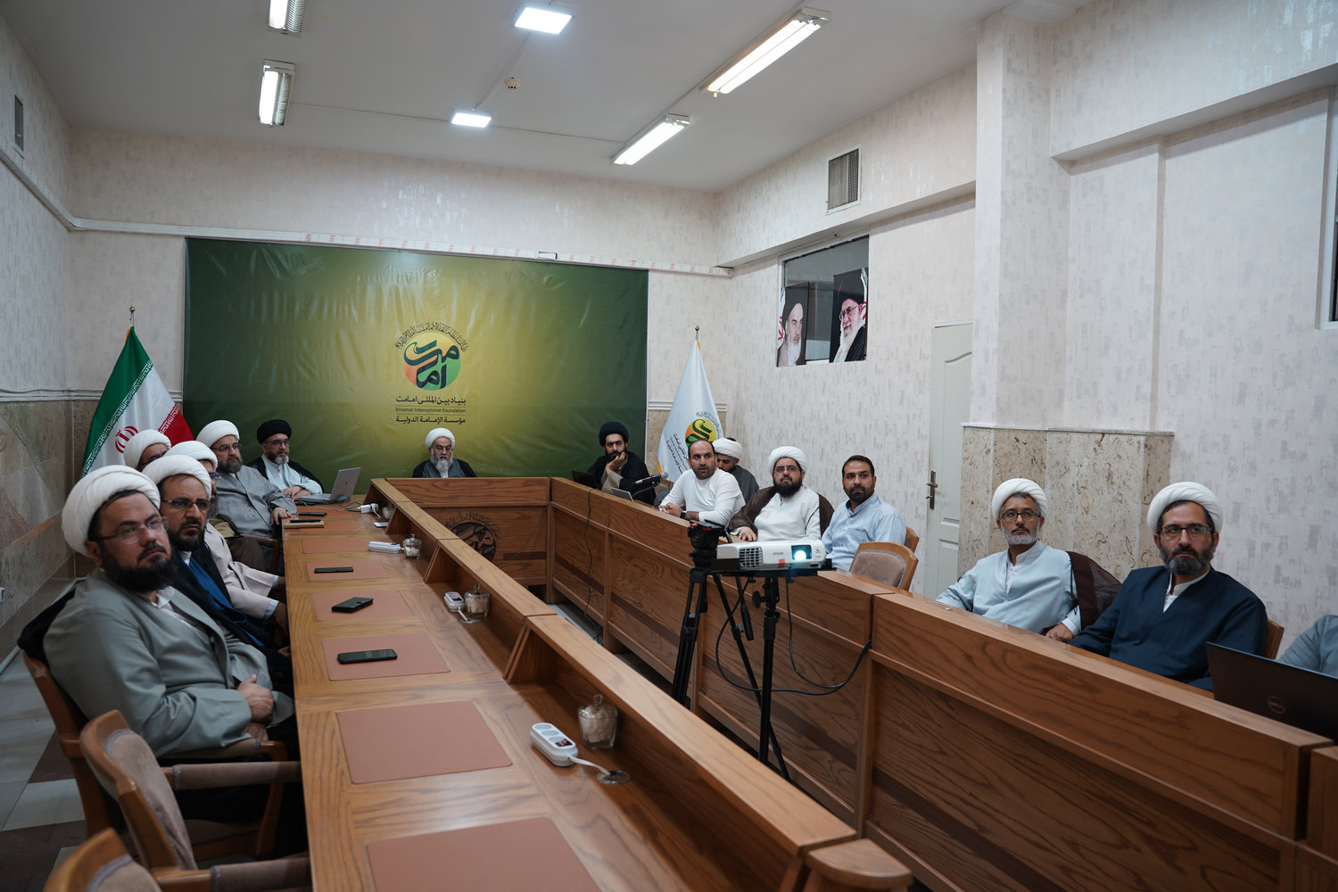 نشست سراسری نمایندگان استانی بنیاد بینالمللی امامت برگزار شد